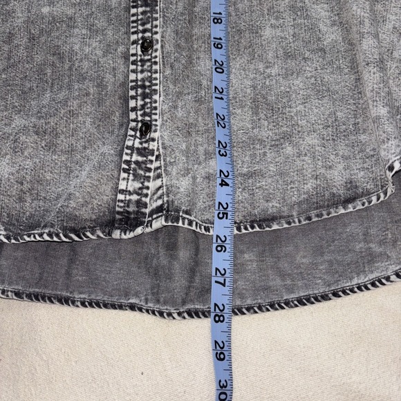 Jane + Delancey Chambray Top Gray Washed‎ Button-Up Long  Roll Tab Sleeves SzM - Picture 4 of 6